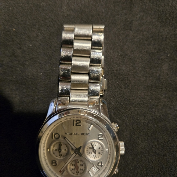 Michael Kors Silver Watch - Picture 2 of 6